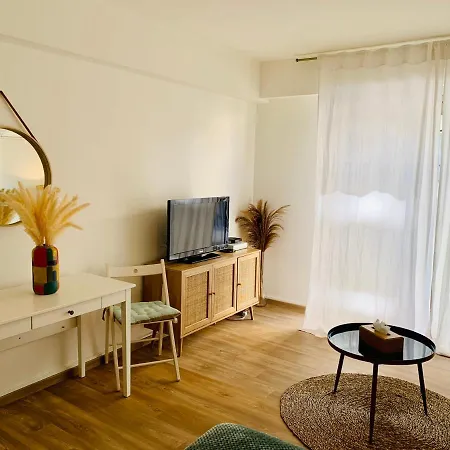 Studio Confort 35m2 Renove, Equipe Et Climatise, Tout Se Fait A Pied! Apartment