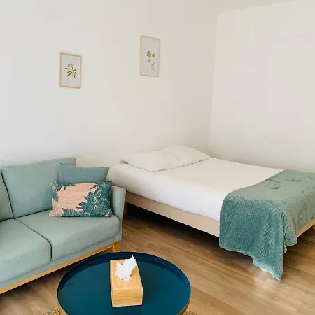 Apartment Studio Confort 35m2 Renove, Equipe Et Climatise, Tout Se Fait A Pied! *