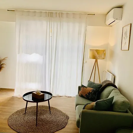 Studio Confort 35m2 Renove, Equipe Et Climatise, Tout Se Fait A Pied! * Antibes
