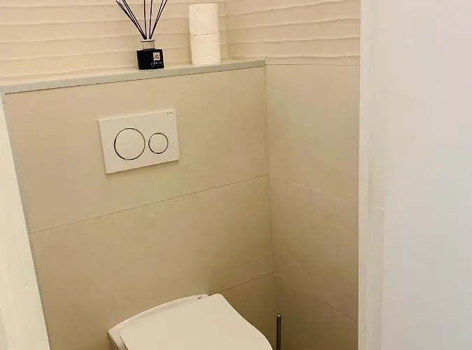 Confort 35m2 Renove, Equipe Et Climatise, Se Fait A Pied! Antibes